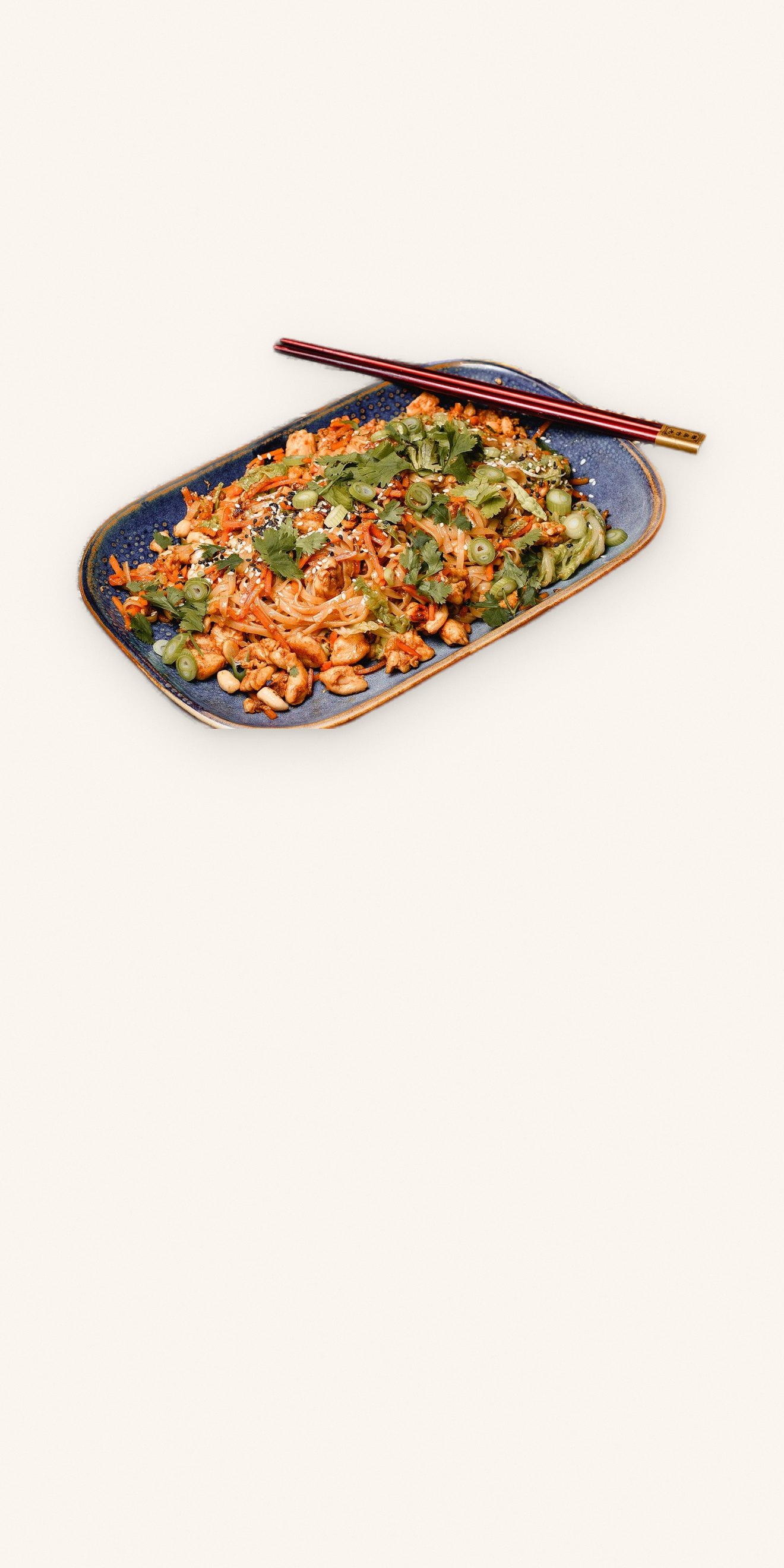 Pad Thai ryžių makaronai su vištiena